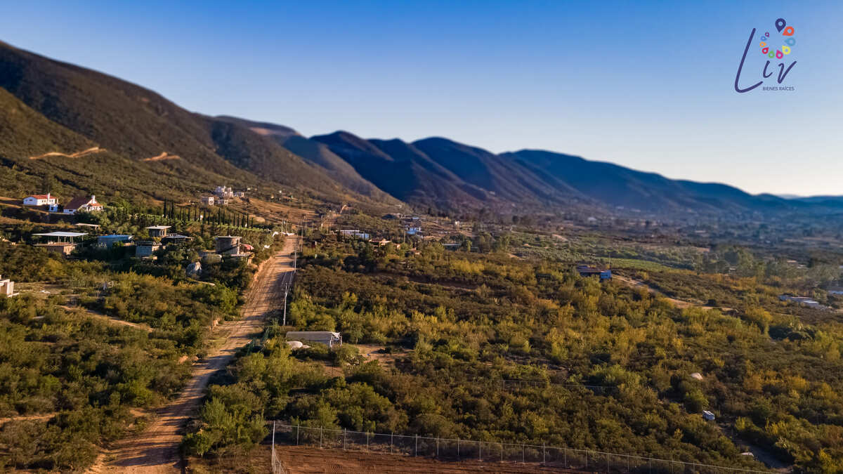 5 of 27: Vista aérea terreno