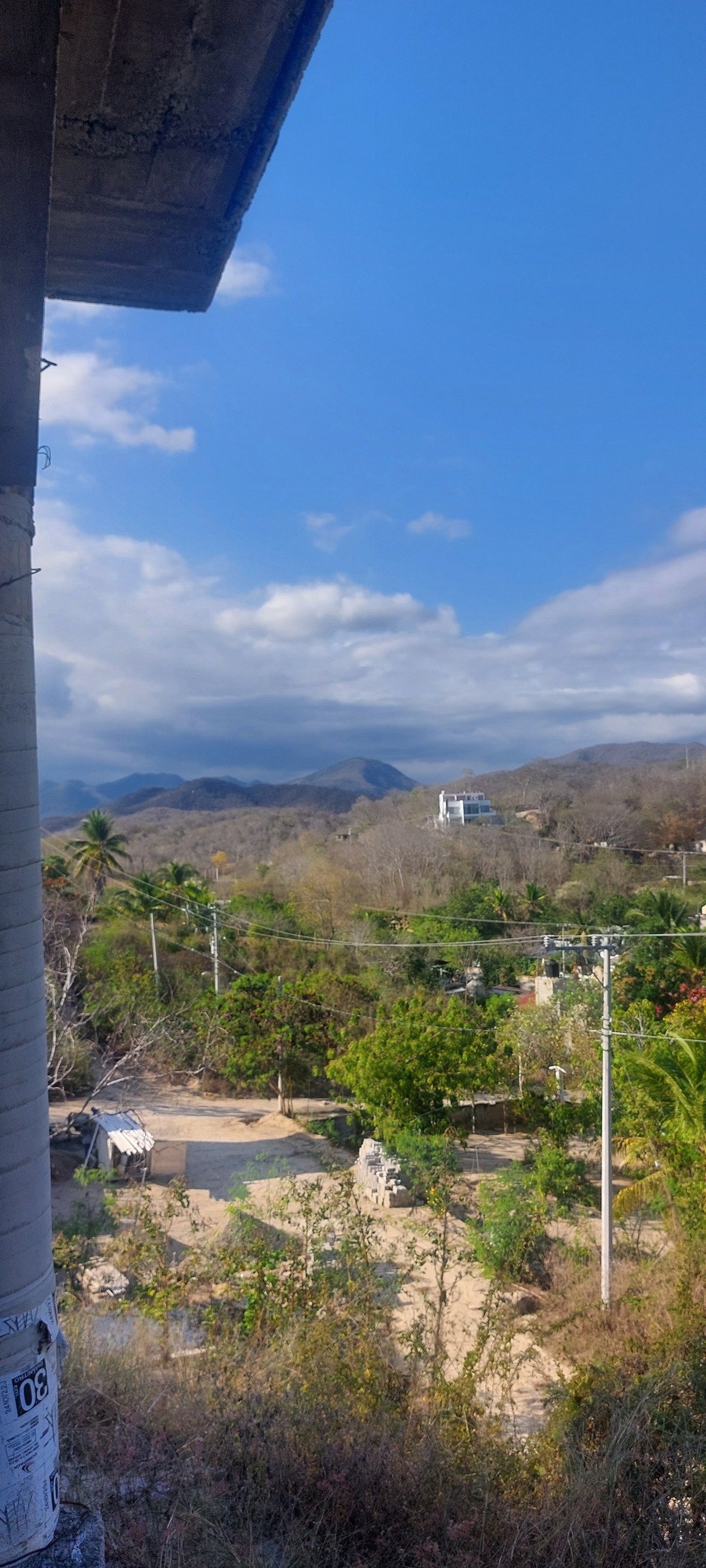 2 de 14: vista a la montaña desde el portico