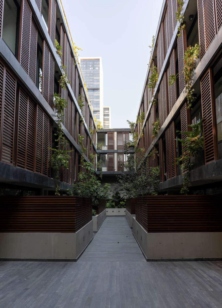 22 of 24: Edificios