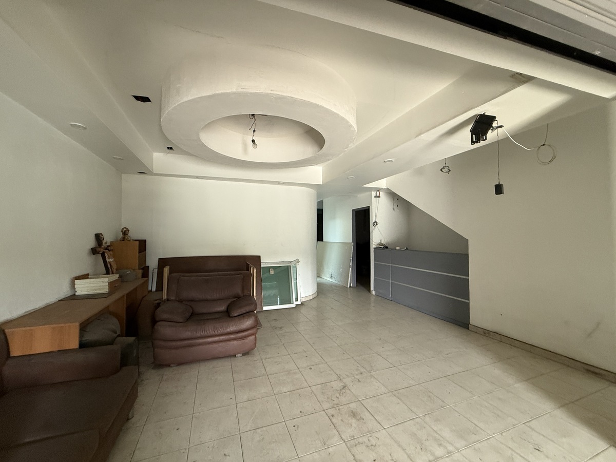 5 de 8: Local comercial plana baja