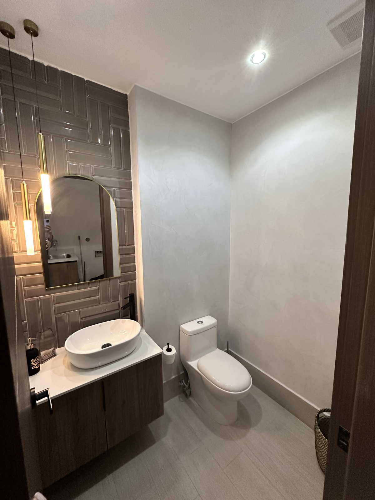 19 de 19: 1/2 baño de visita