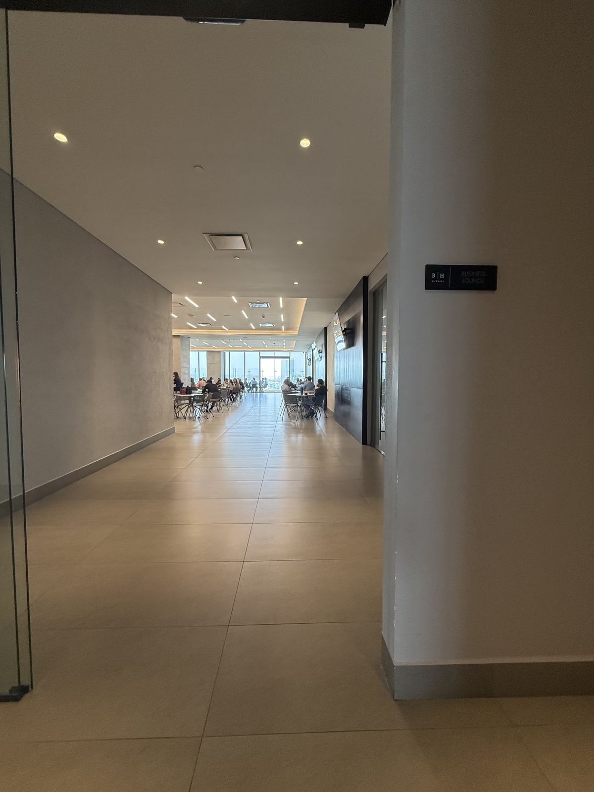 16 de 17: entrada a comedores