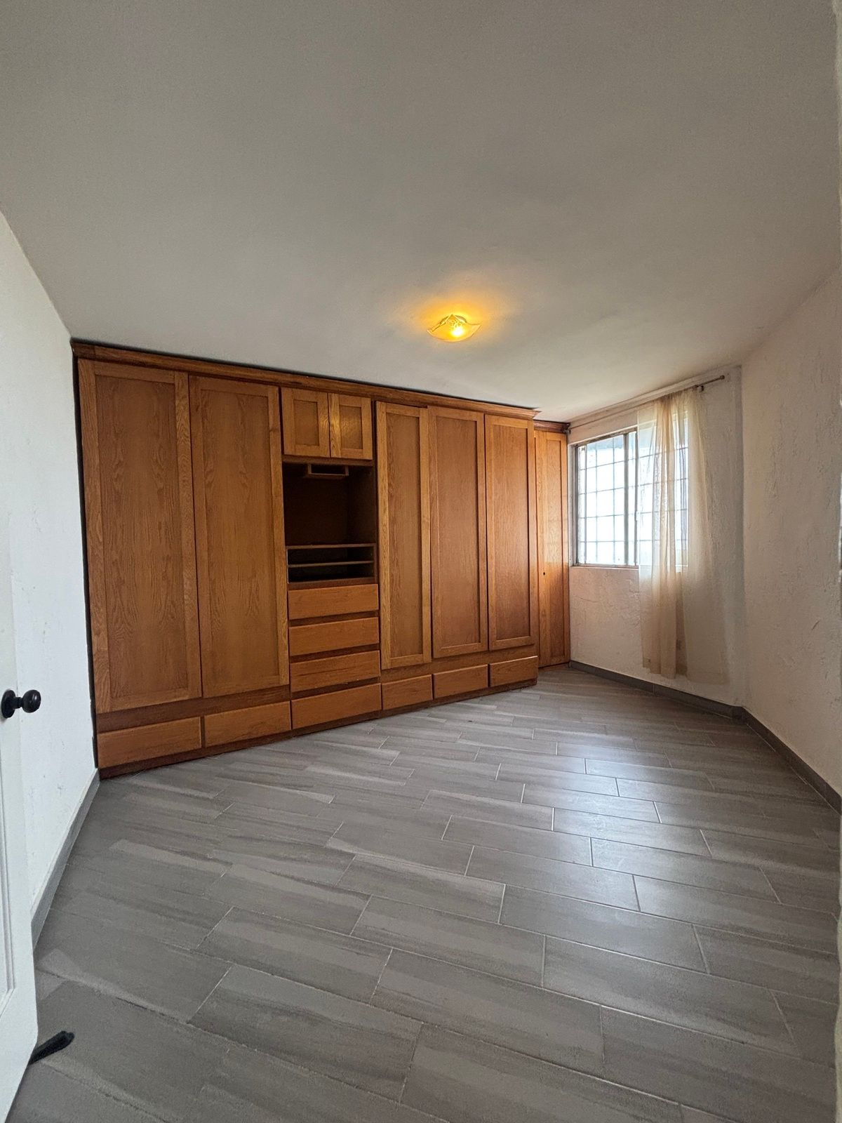 6 de 10: Recámara principal con amplio clóset