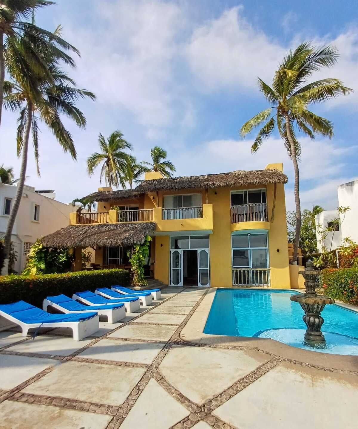 Manzanillo, Colima, Club Santiago Beautiful Furnished House at Beachfront - foto 1