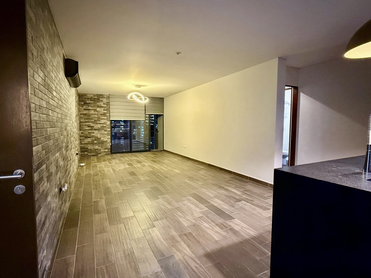 2 de 18: Sala/Comedor