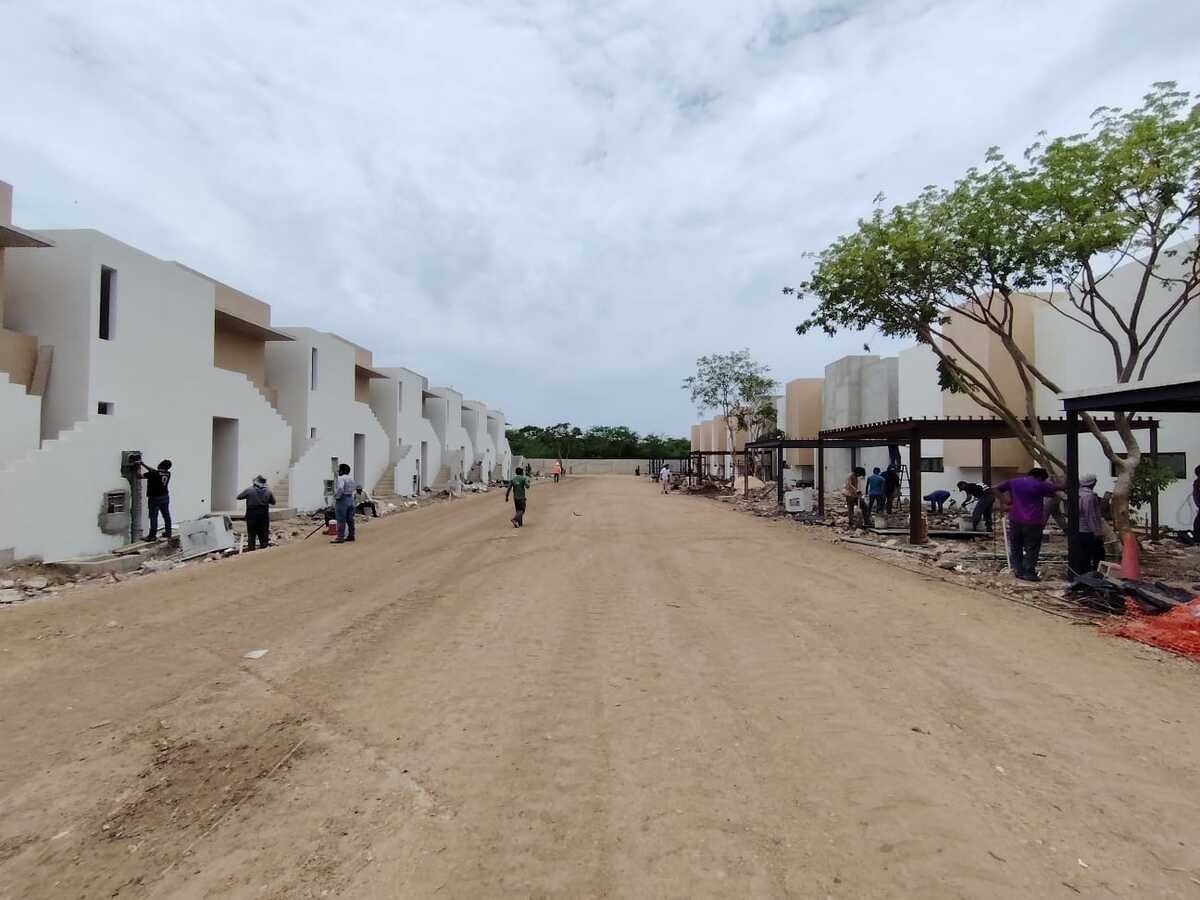 16 of 17: Primera etapa de Emana
14 deptos, 10 casas residenciales