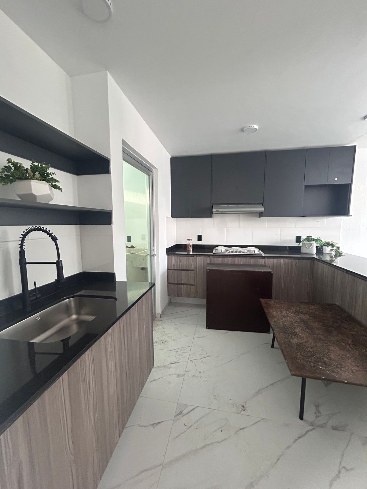 5 de 22: cocina y area de lavado