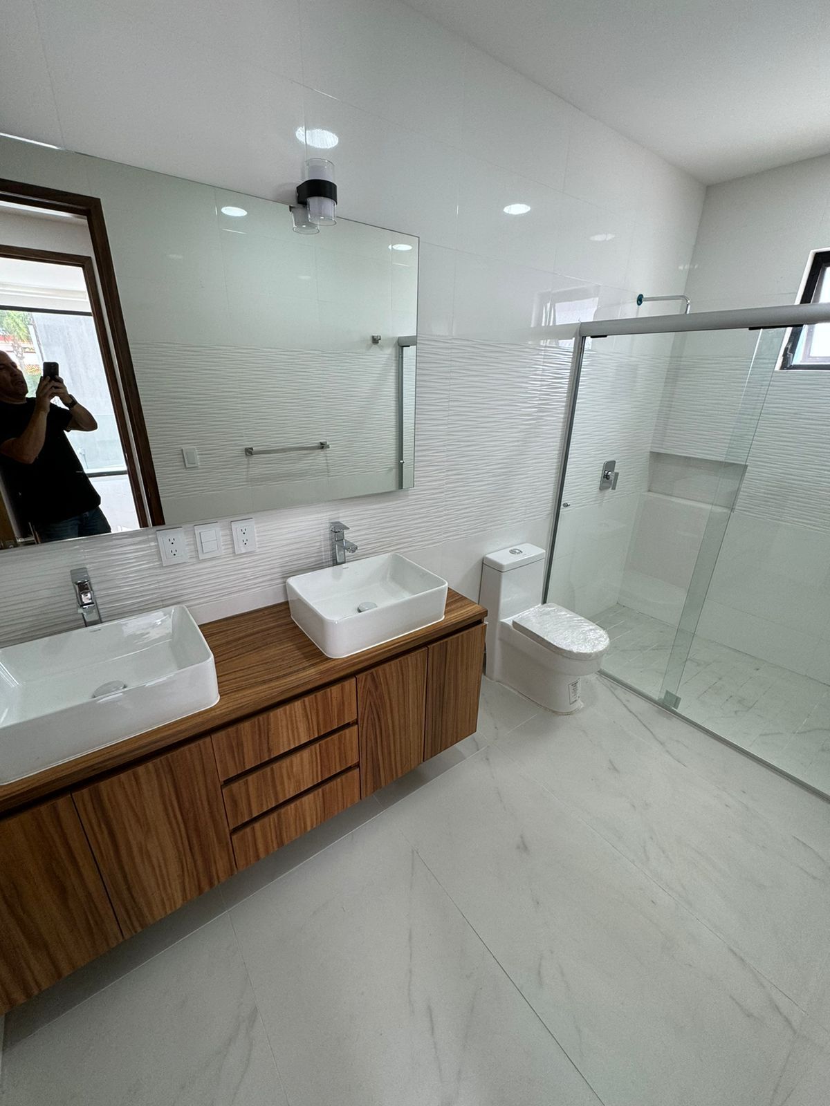 4 de 22: Baño de la recamara principal