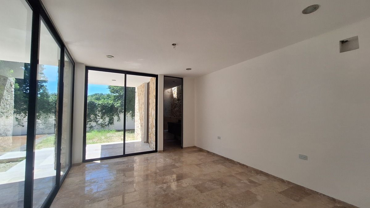 5 de 34: Recámara en planta baja con baño