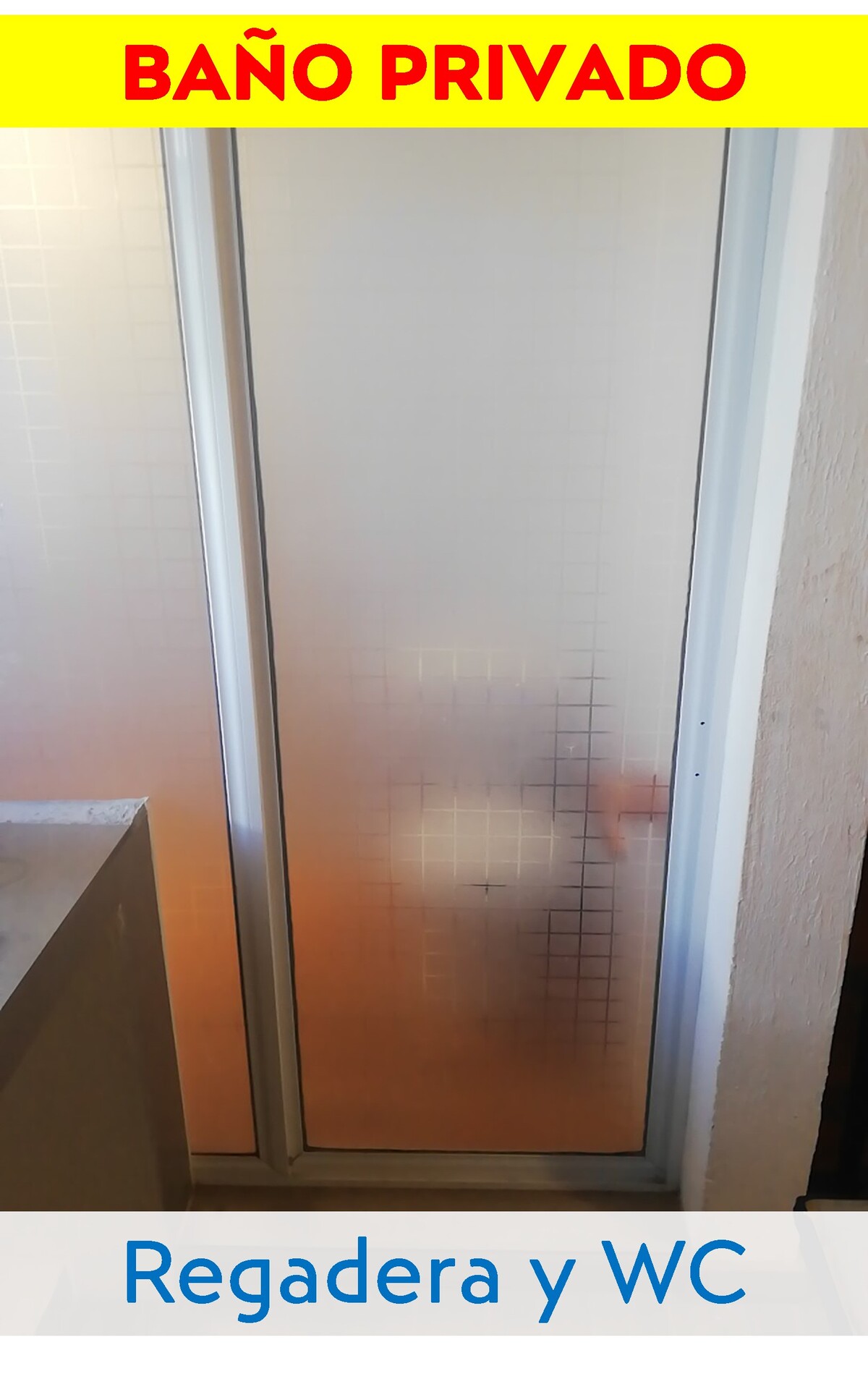 3 of 20: Loft 1: Baño privado