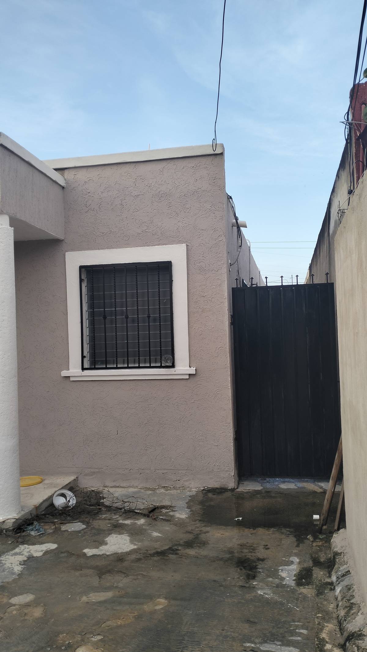 5 of 19: Puerta pasillo
