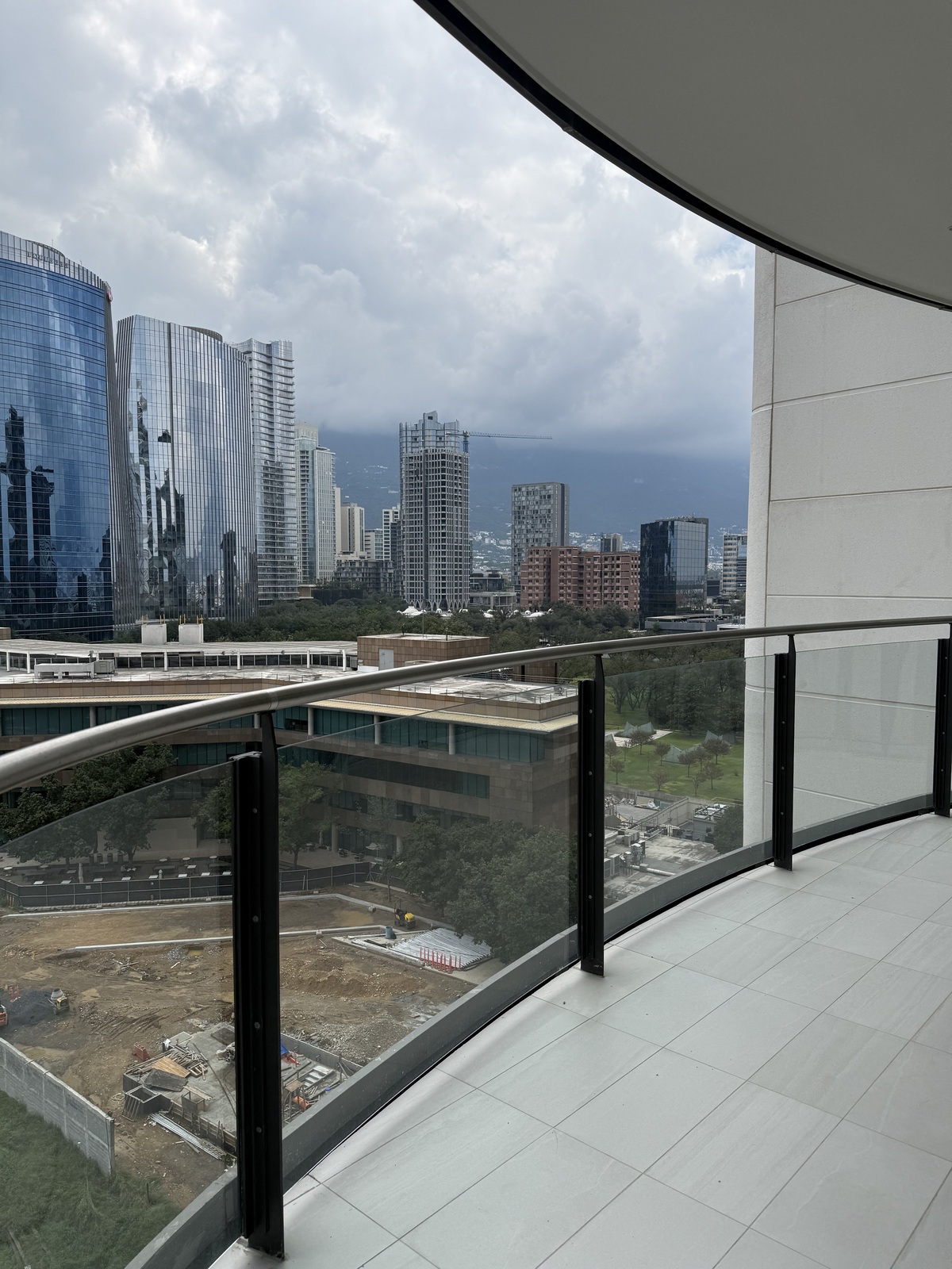 4 of 19: Vistas
