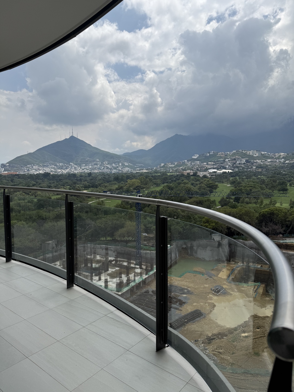 5 of 19: Terraza