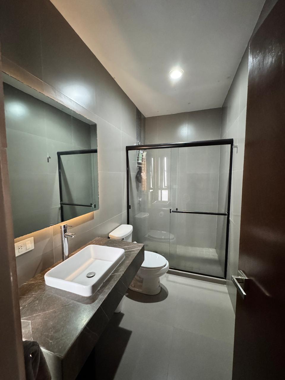 13 of 17: baño principal