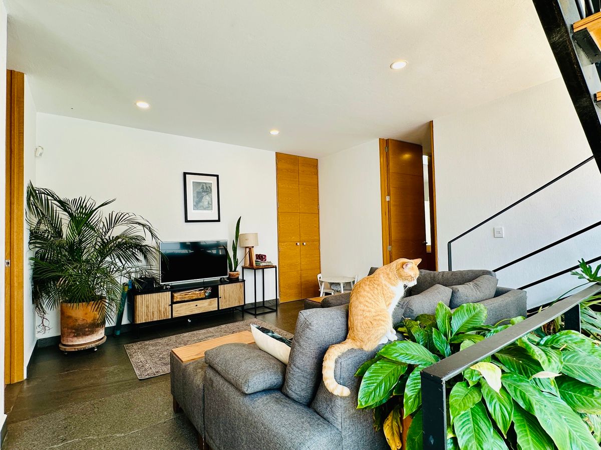 20 de 37: Estar de TV en 2o piso