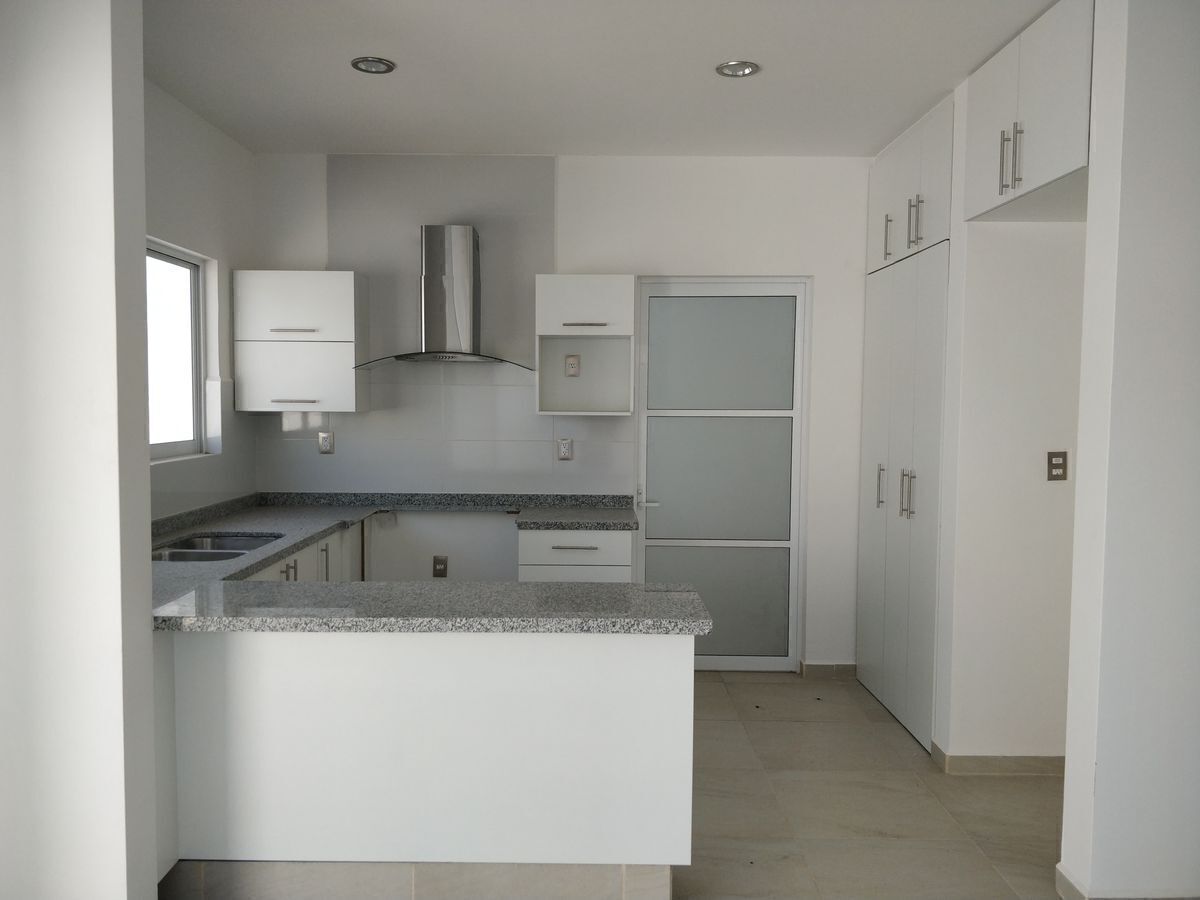 13 de 39: cocina equipada