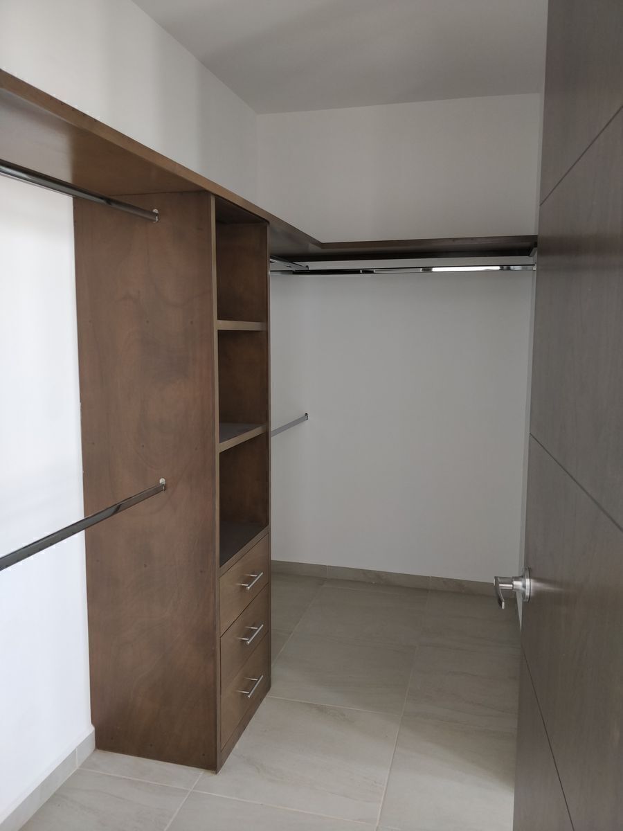 19 de 39: closet