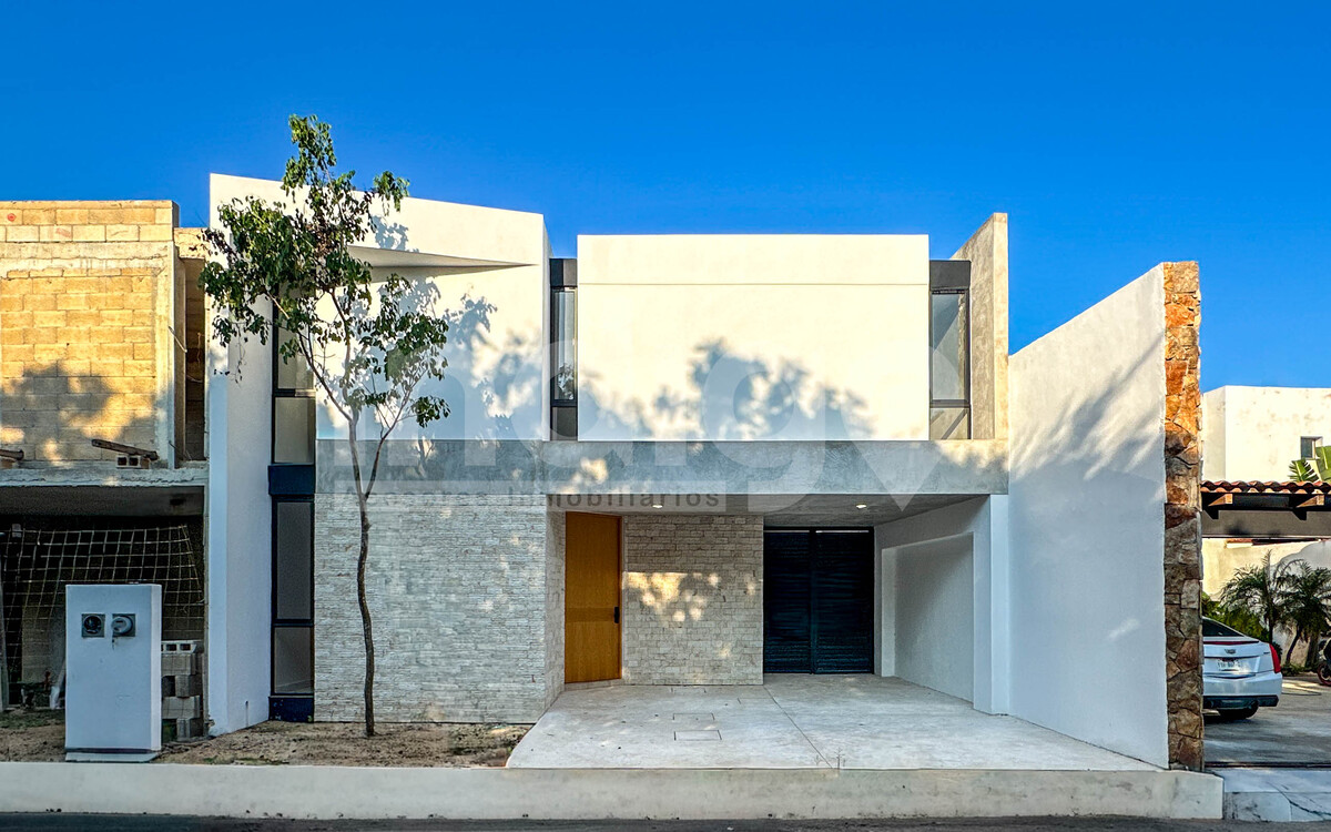 1 of 36: Fachada Frontal