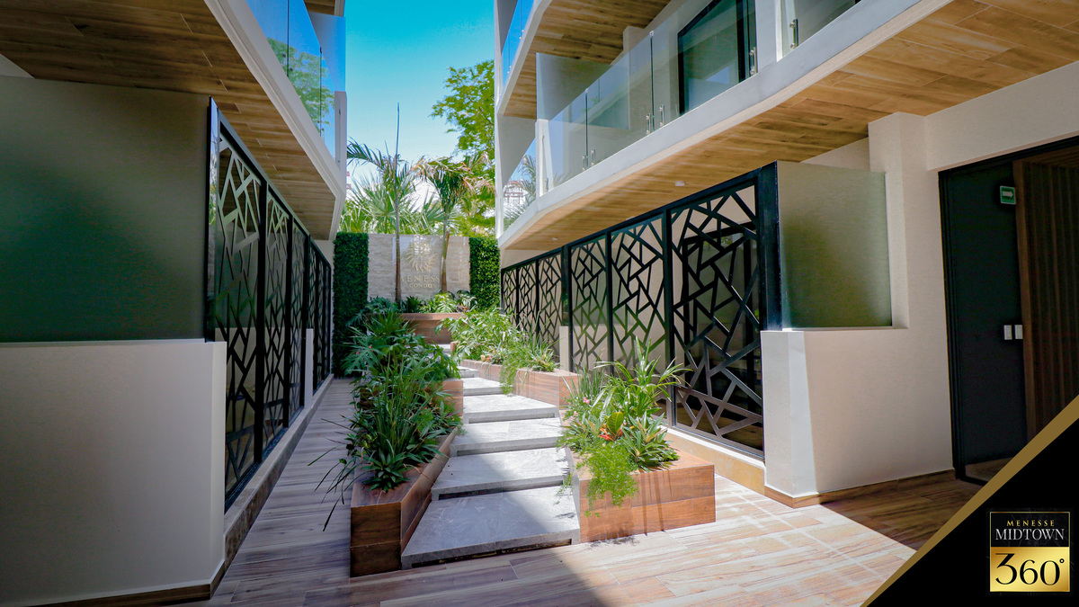 7 de 34: Patio Central