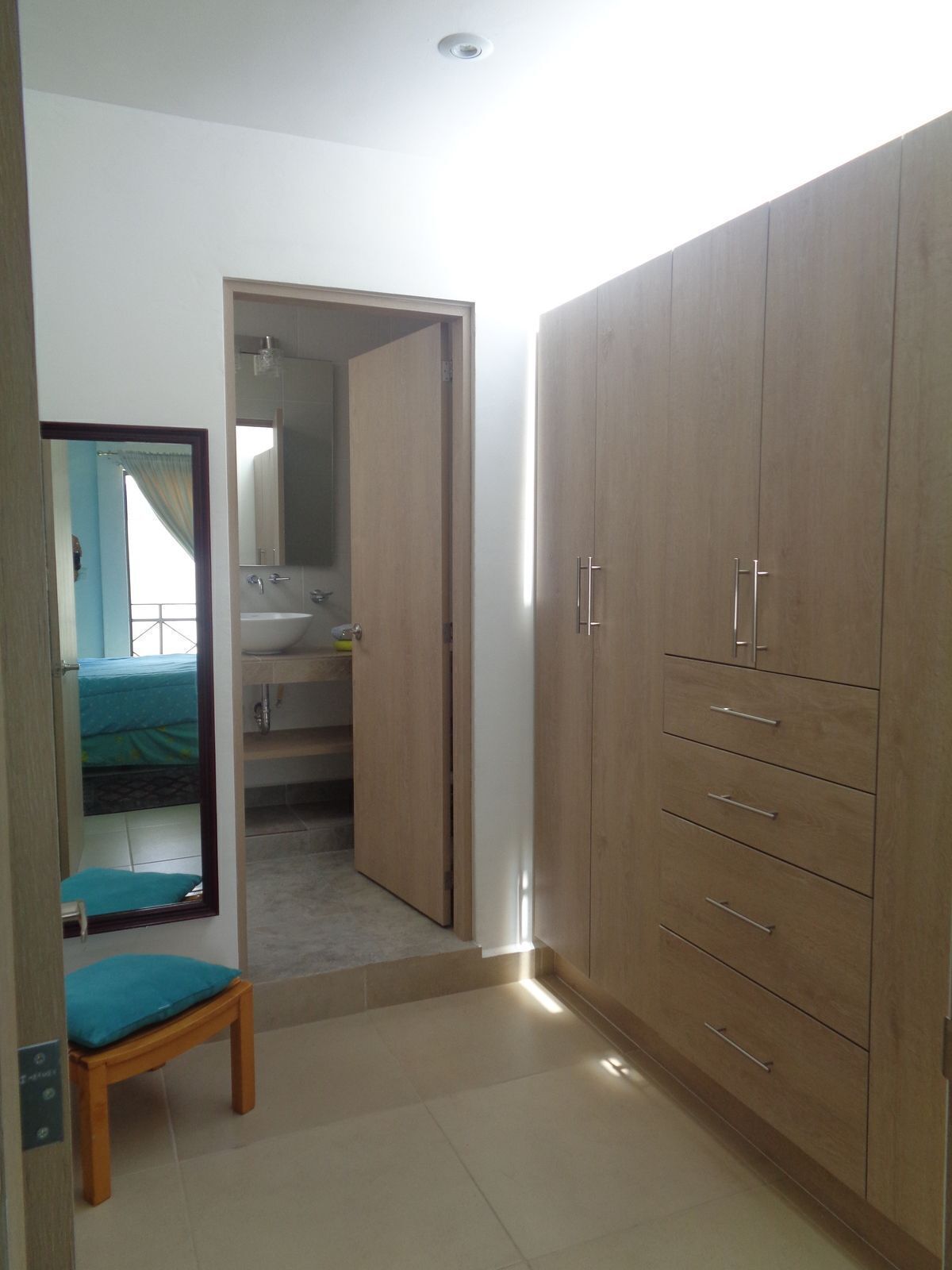 19 de 24: baño y closet