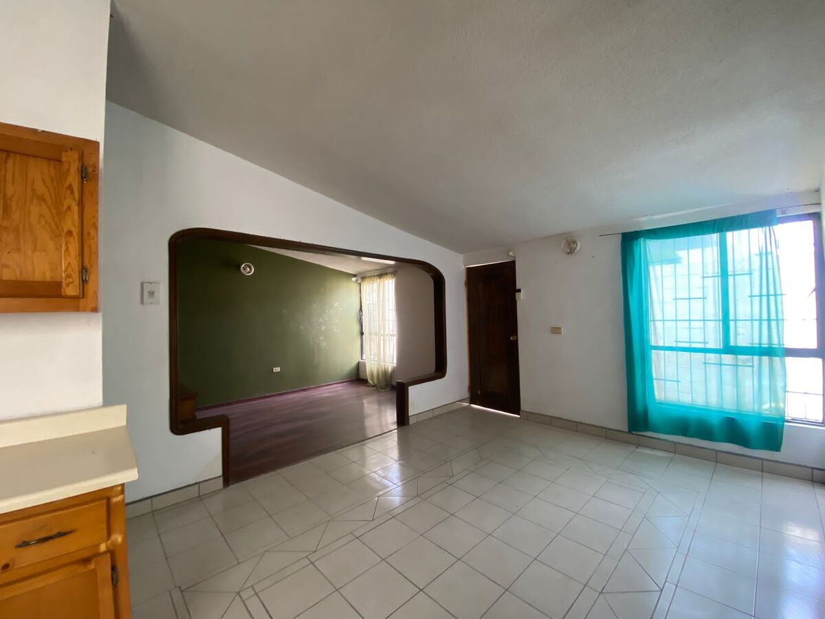2 of 13: SALA Y COMEDOR
