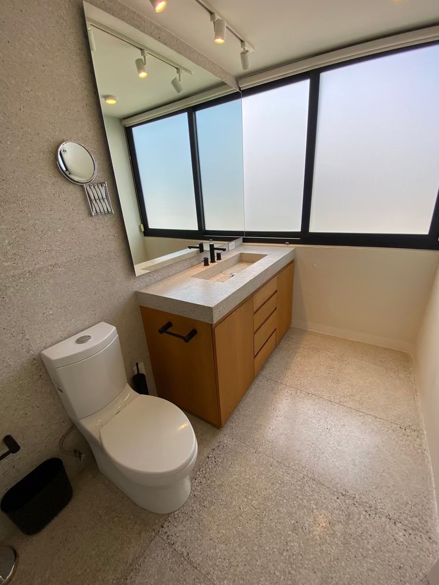 14 of 24: Baño Habitación Principal