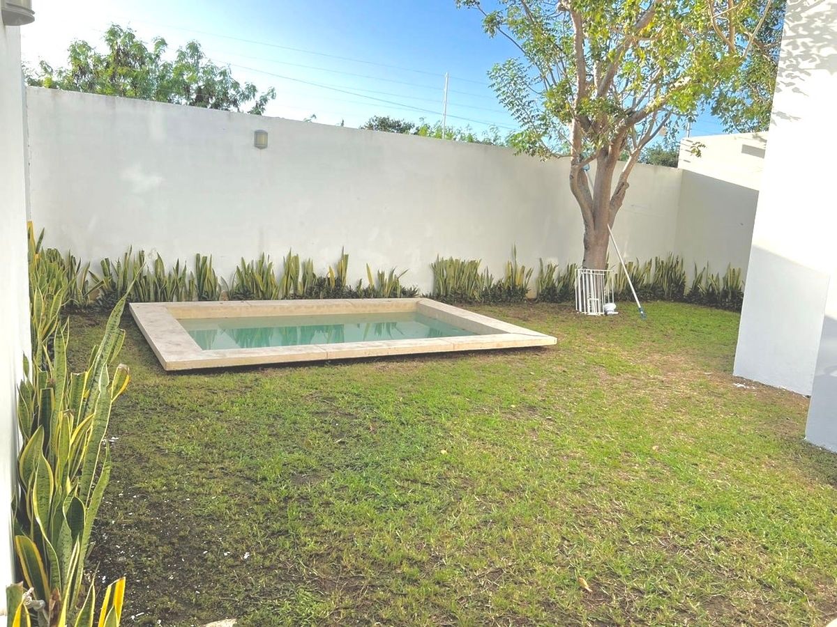 11 de 26: Patio trasero