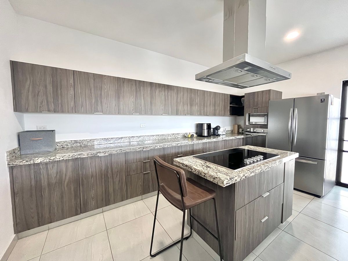 2 de 26: Cocina con alacena