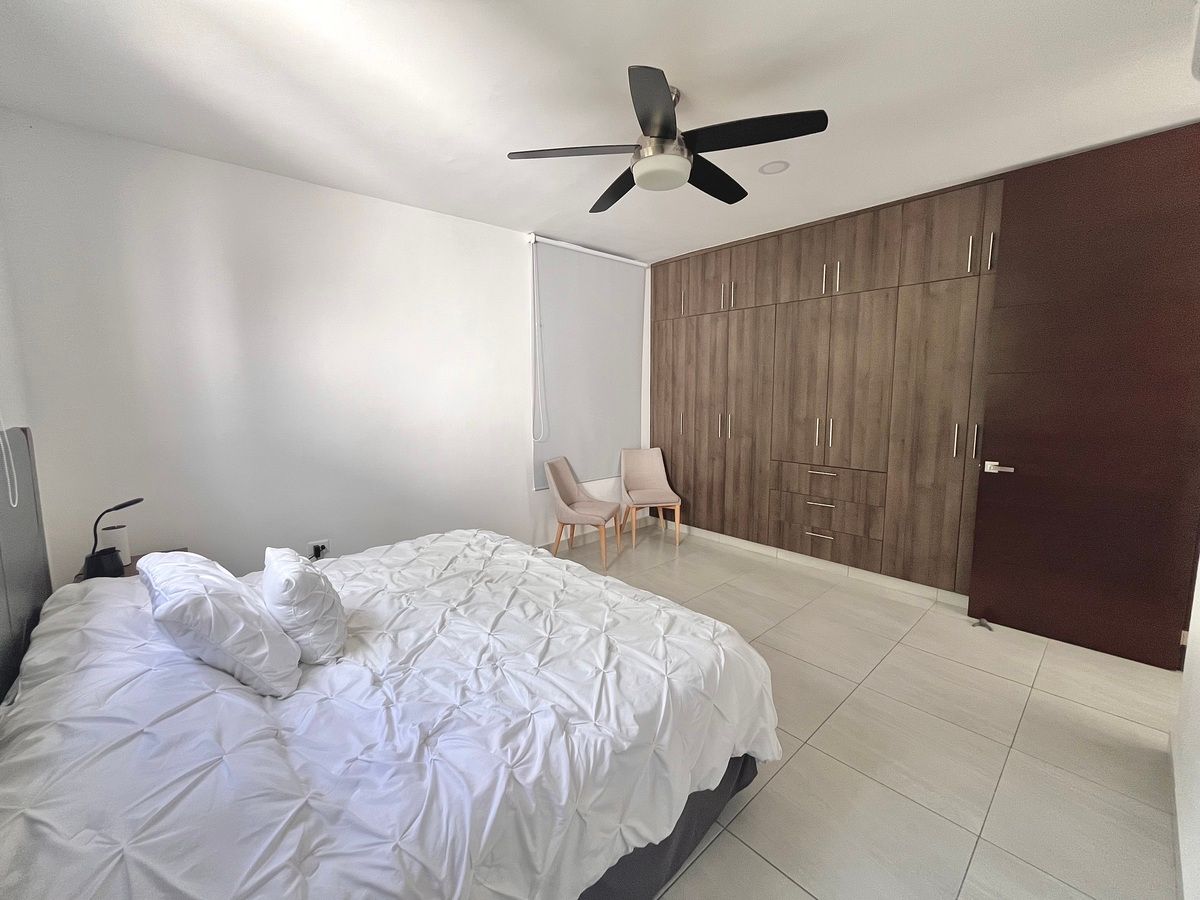 19 de 26: Segunda recámara en planta alta con baño propio