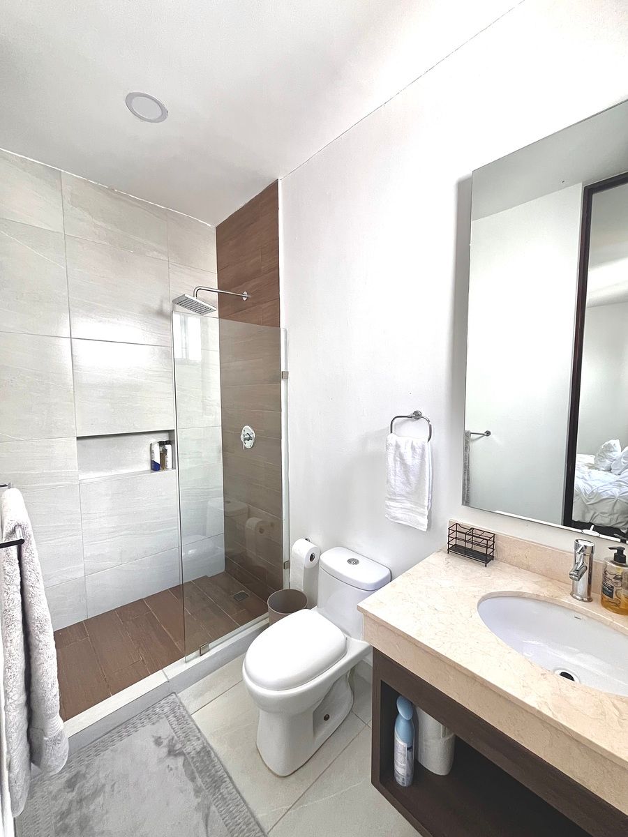 20 de 26: Baño de la segunda recámara en planta alta