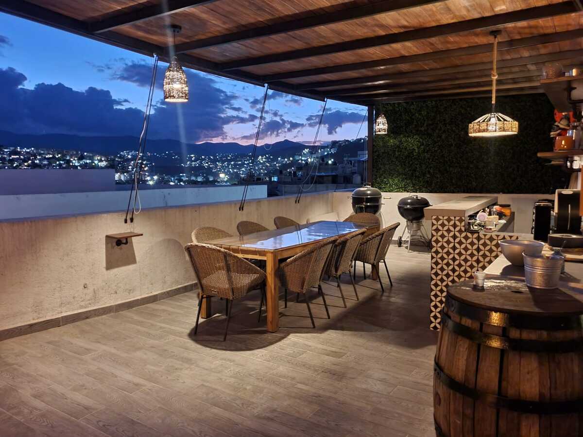 2 of 21: Roof garden