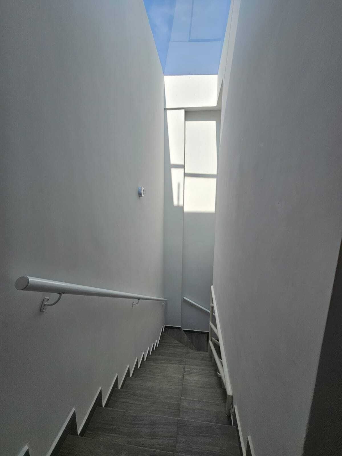 10 de 19: Escaleras a 2o. piso