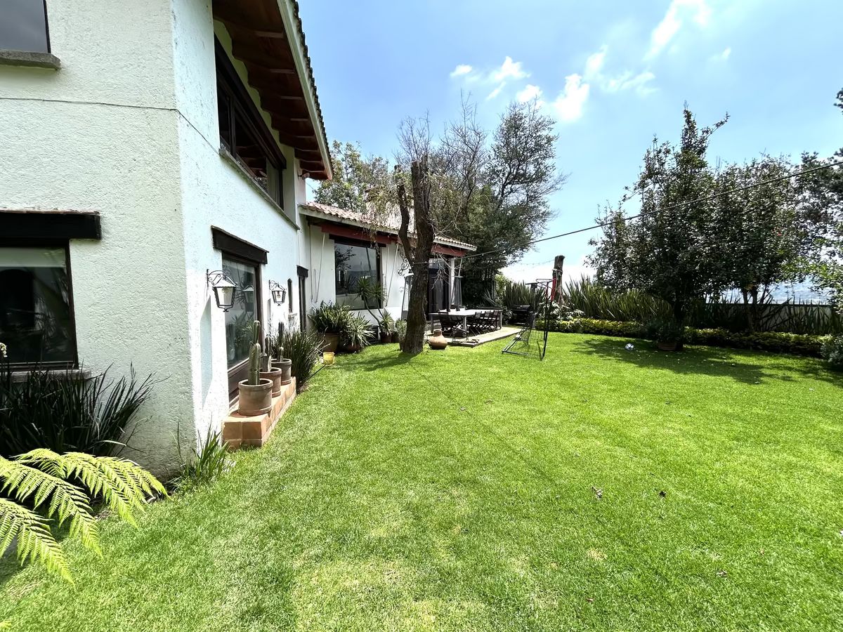 2 de 40: JARDIN CON TERRAZA