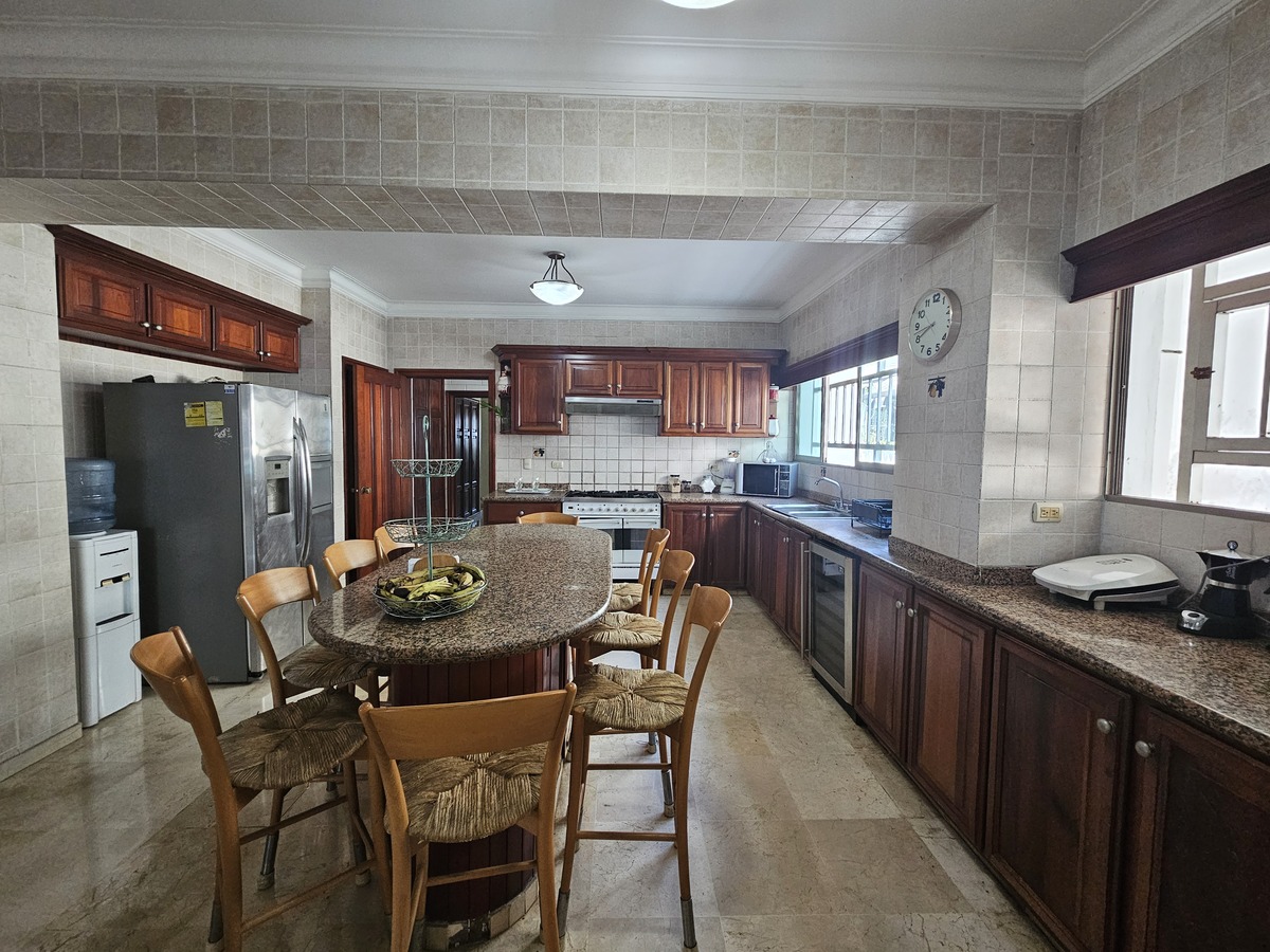 7 de 23: Cocina y comedor informal