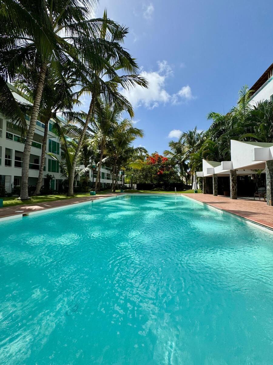 21 de 22: Condo pool