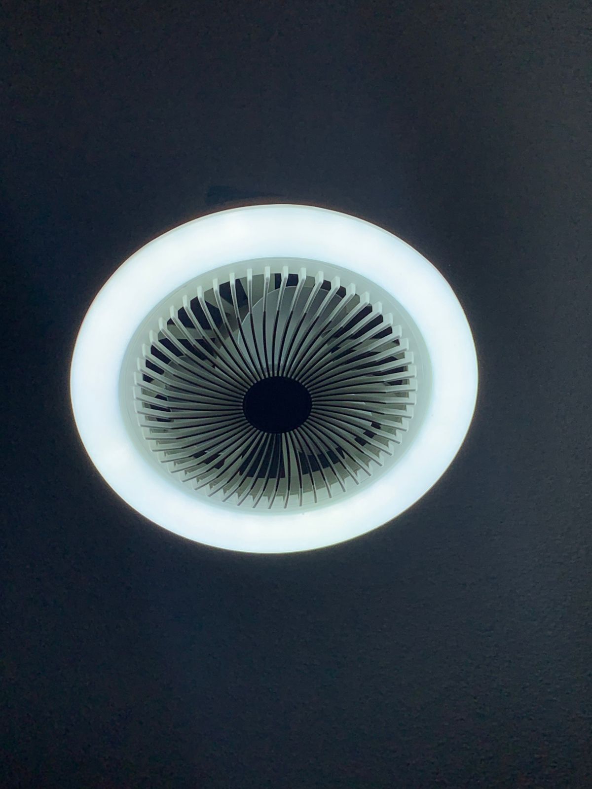 9 of 19: Ventilador