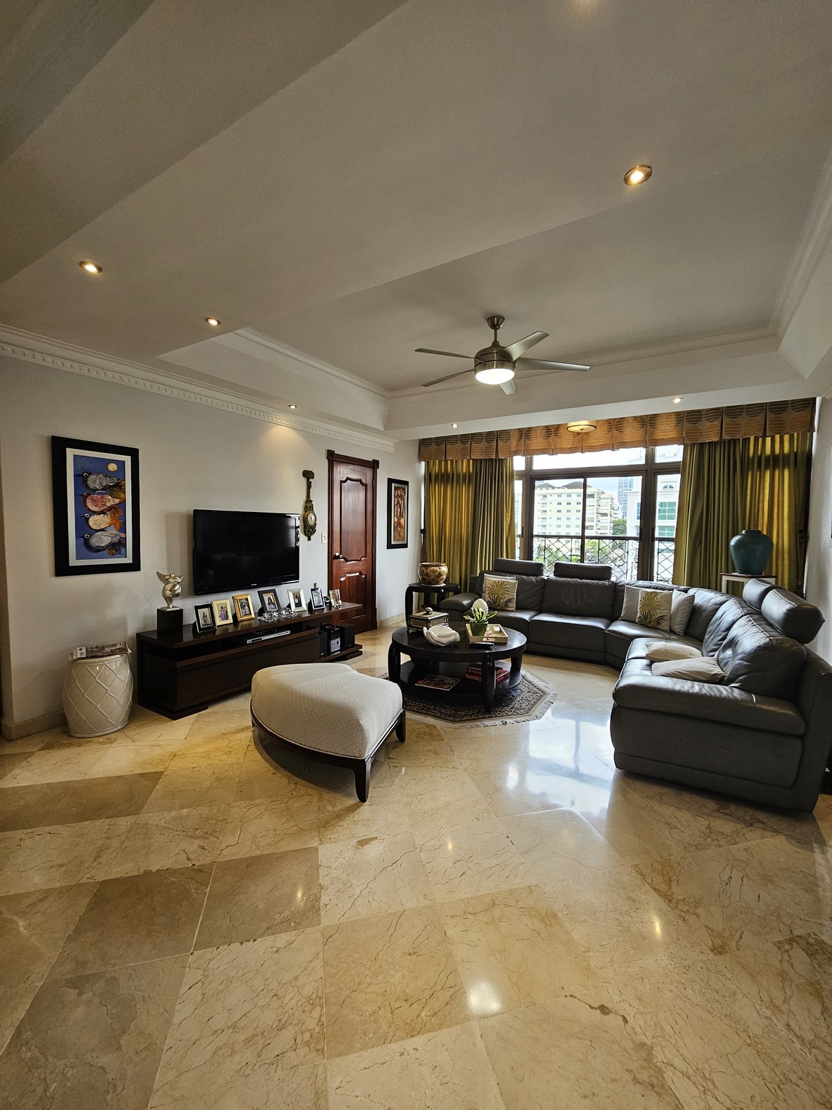 3 de 17: Segunda sala o family room