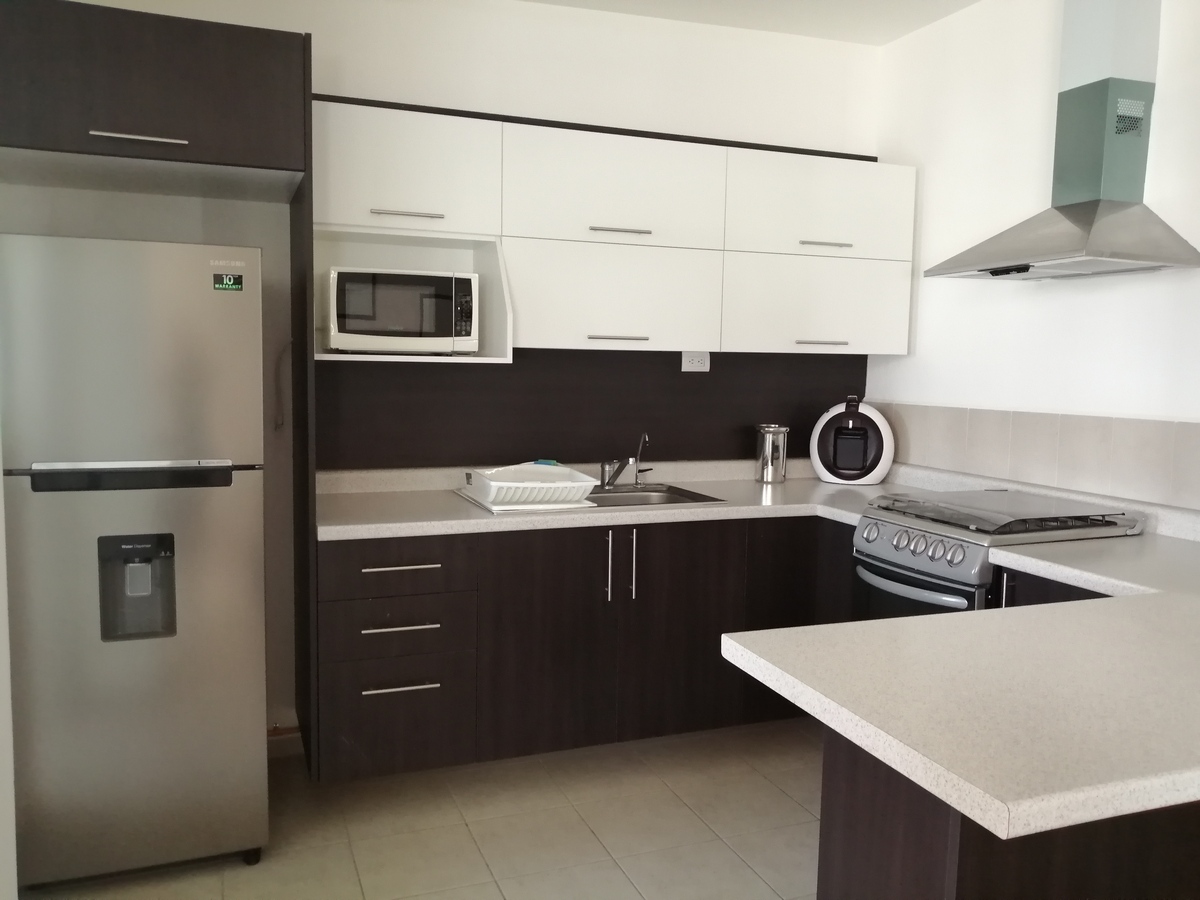 2 de 11: Cocina integral con barra