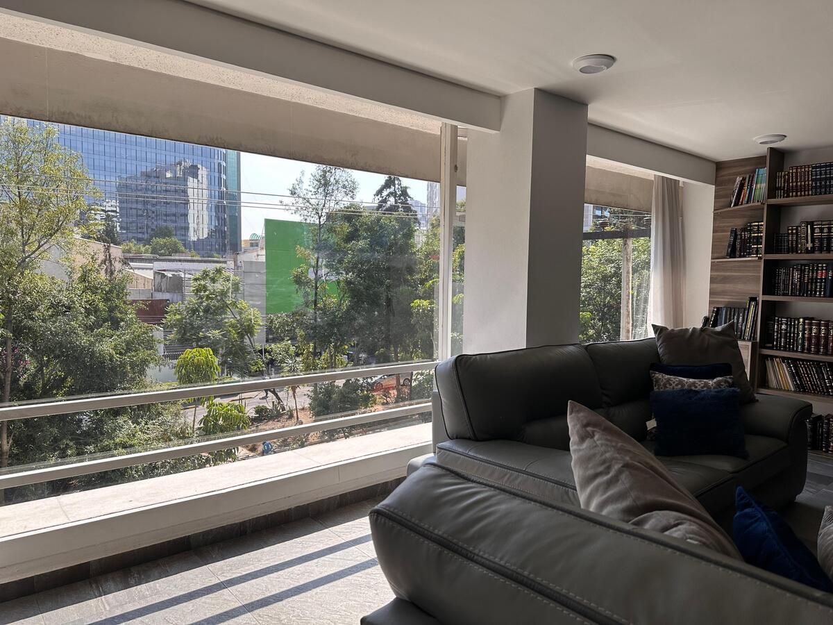 https://assets.easybroker.com/property_images/5548848/96423103/EB-UH8848.jpeg?version=1759211060