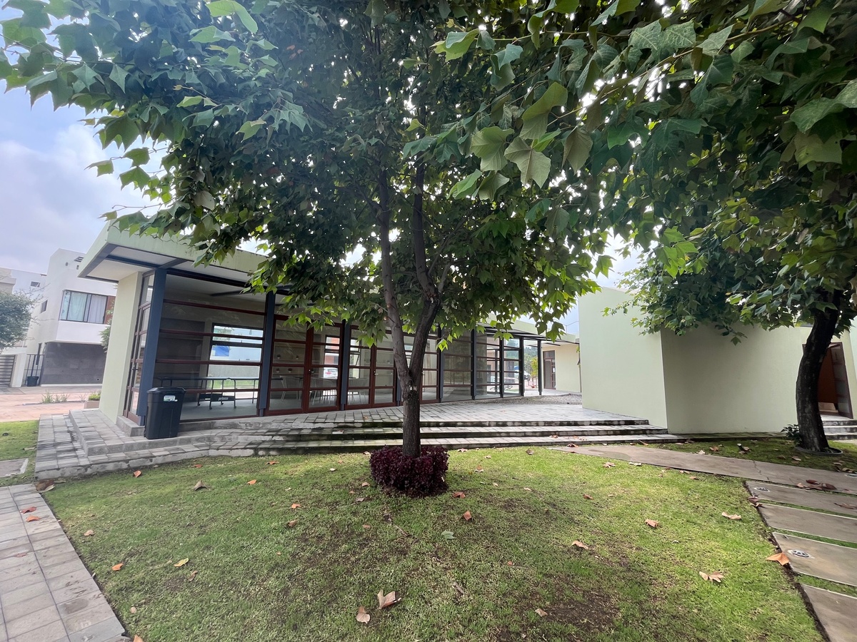 3 de 28