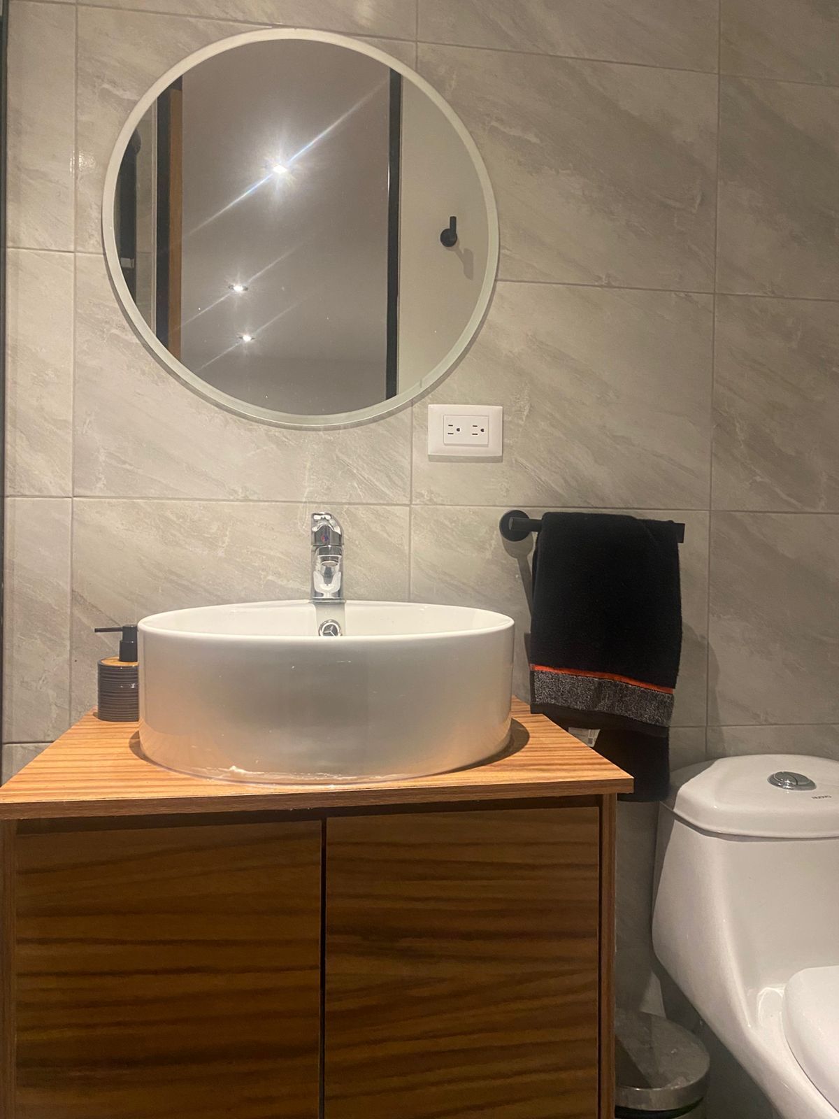 12 of 14: Baño principal