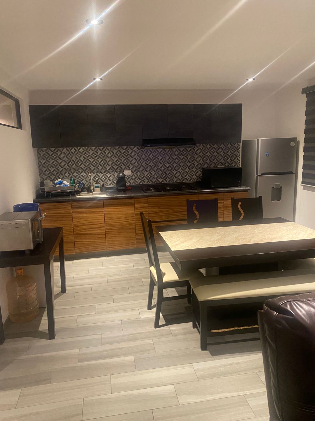 2 of 14: Comedor y cocina