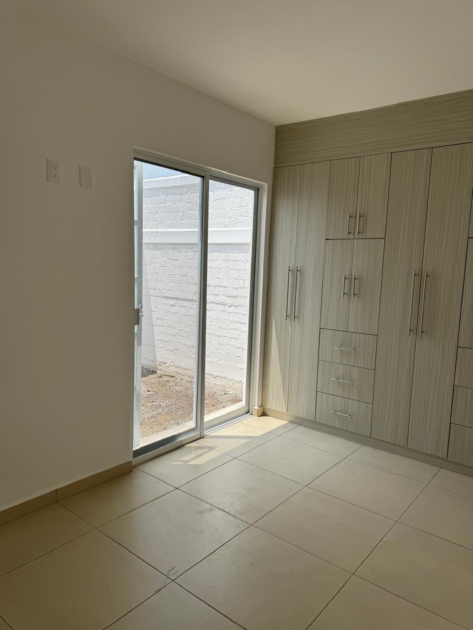 5 of 16: Ventanal Recamara 1