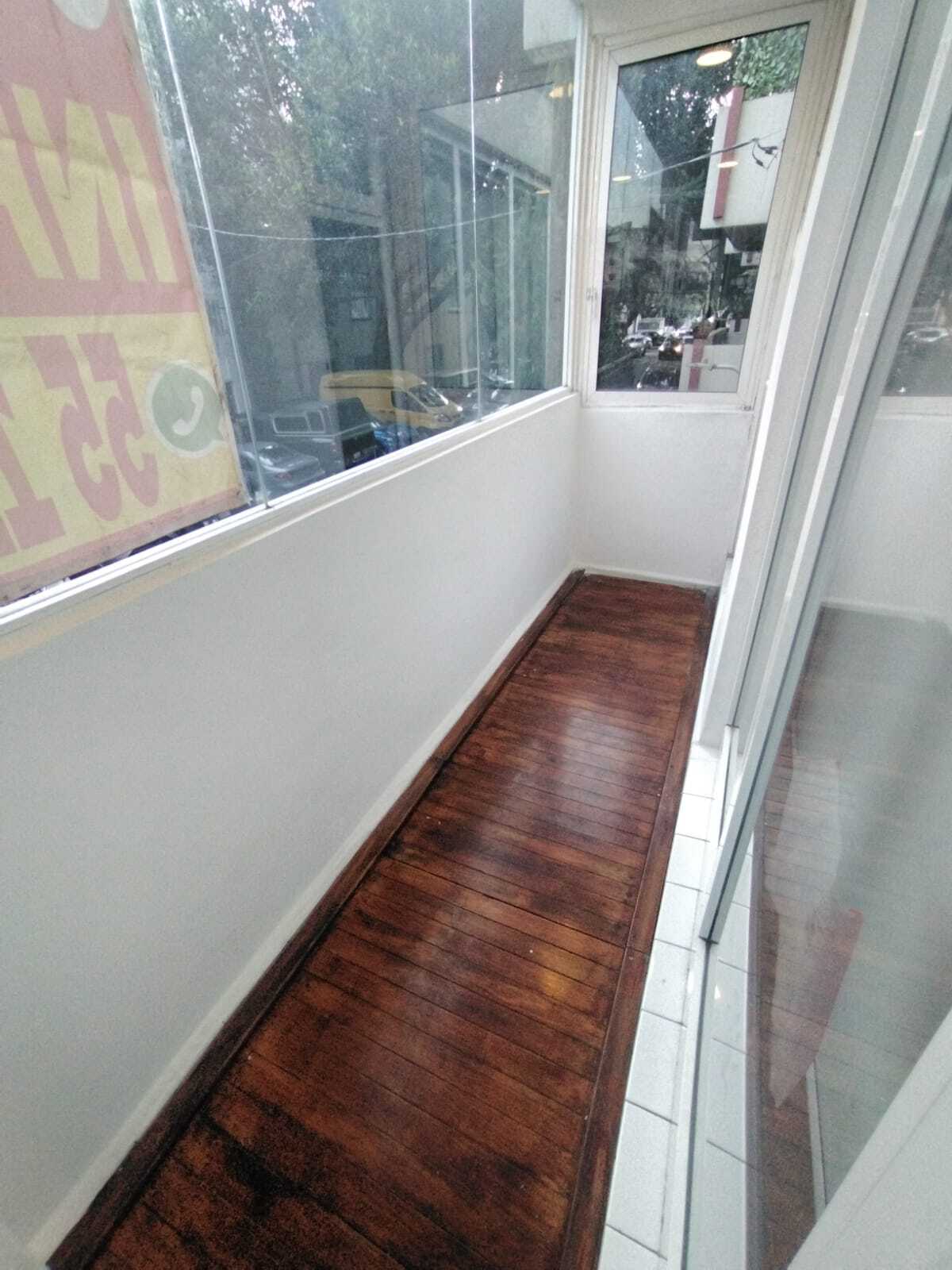 5 of 20: BALCÓN