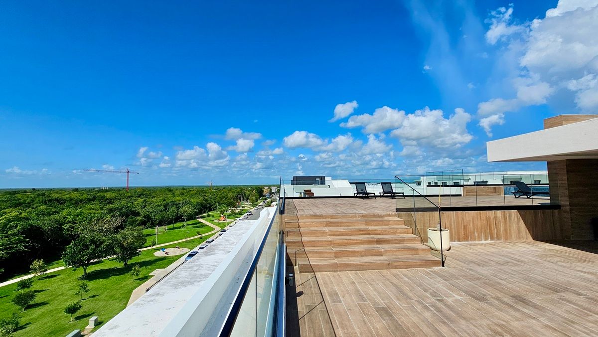 4 of 20: Rooftop Terrace