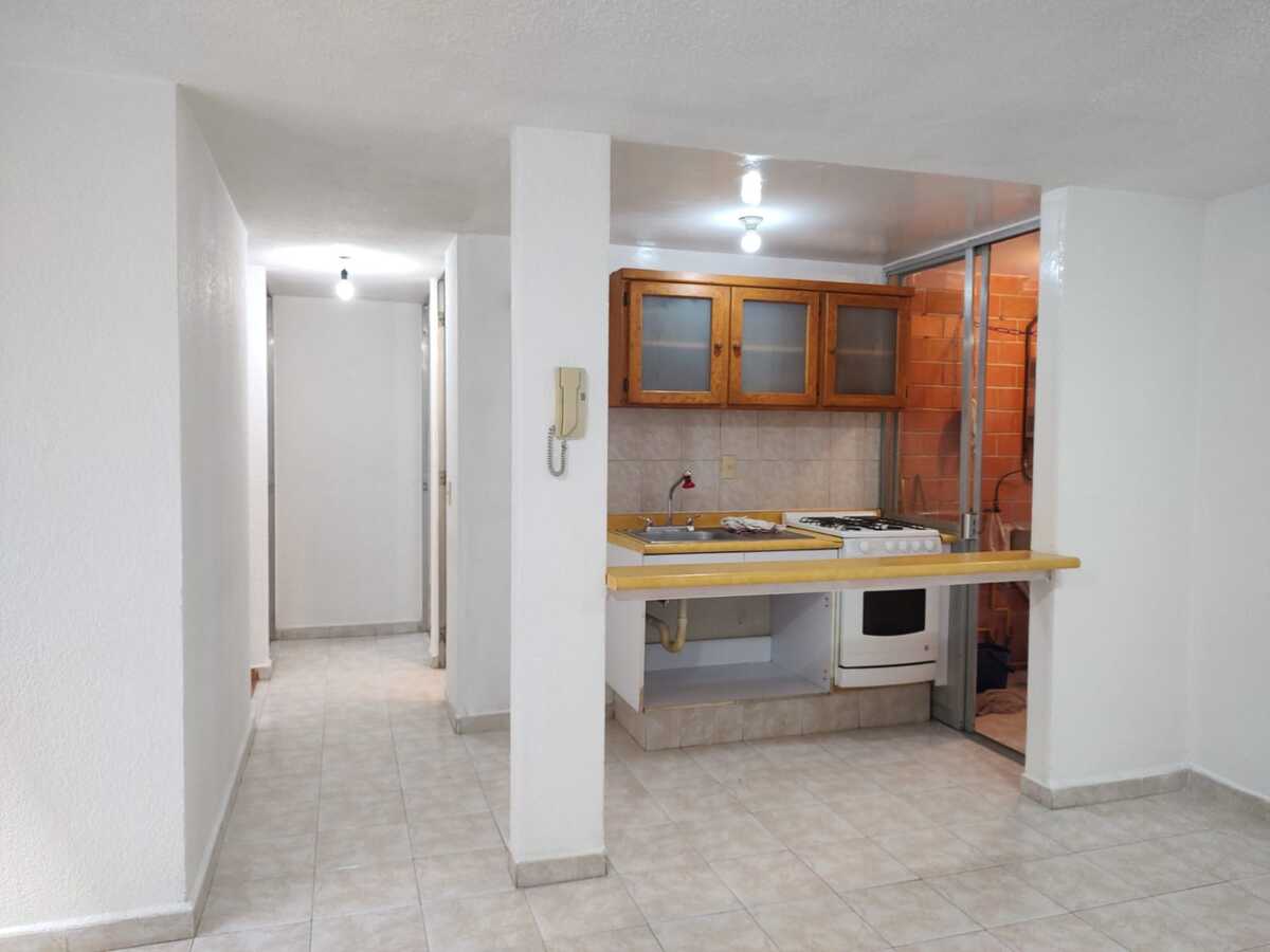 4 de 15: Pasillo y Cocina