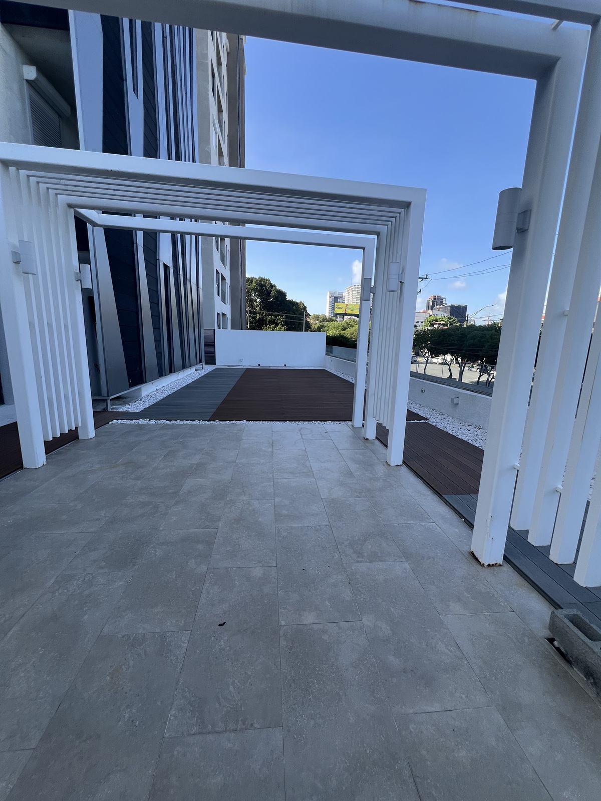 1 de 37: parte de la terraza privada