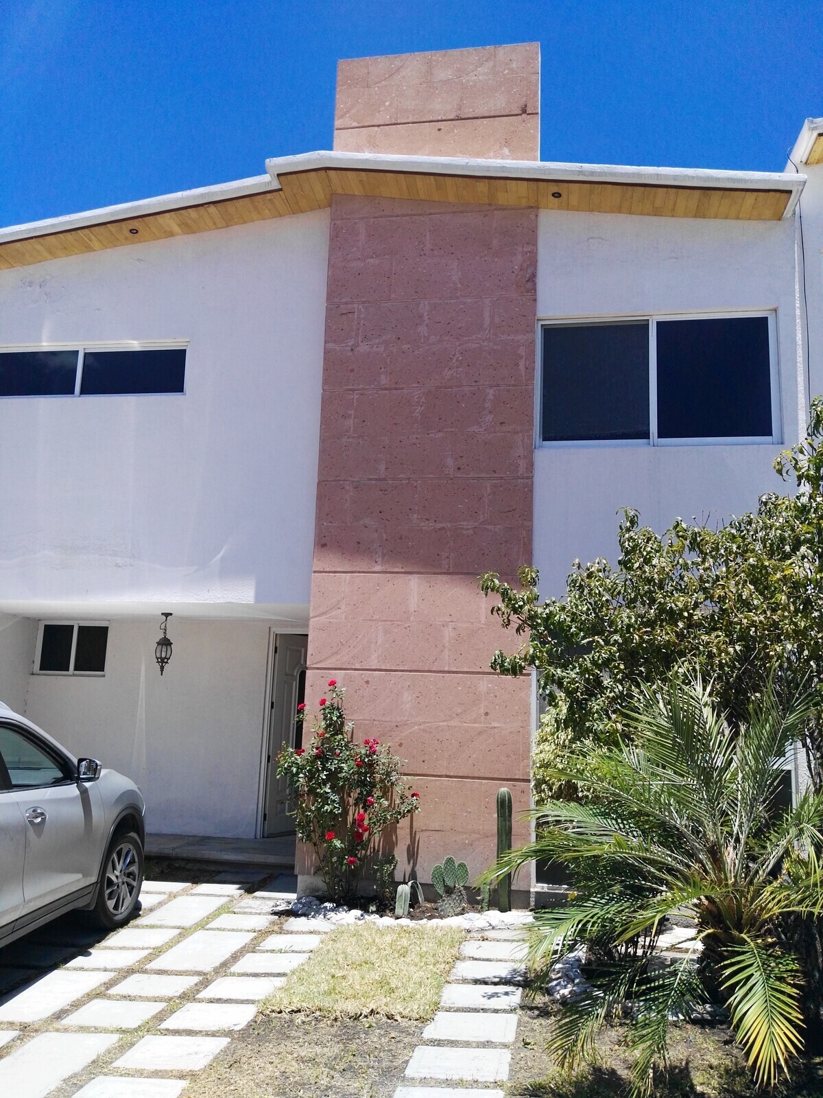 1 de 21: Fachada