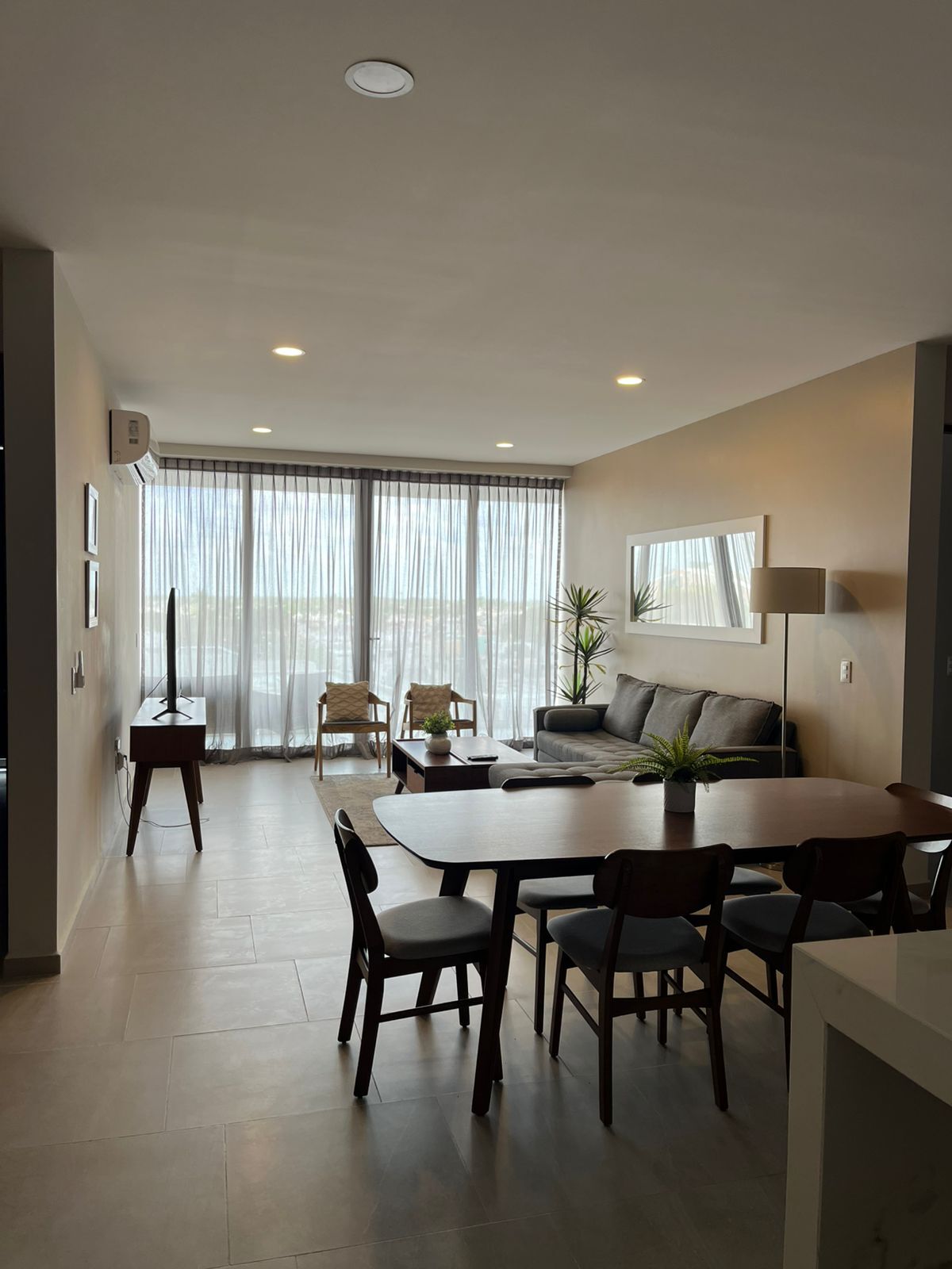 4 de 9: Sala, Comedor