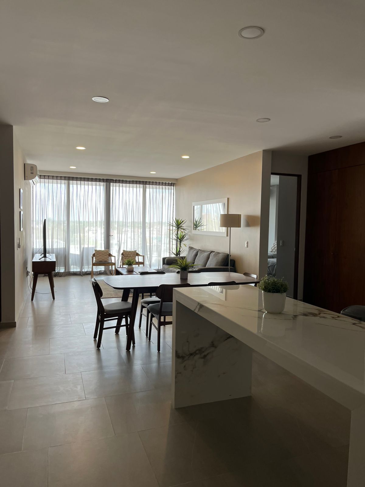 3 de 9: Sala, Comedor